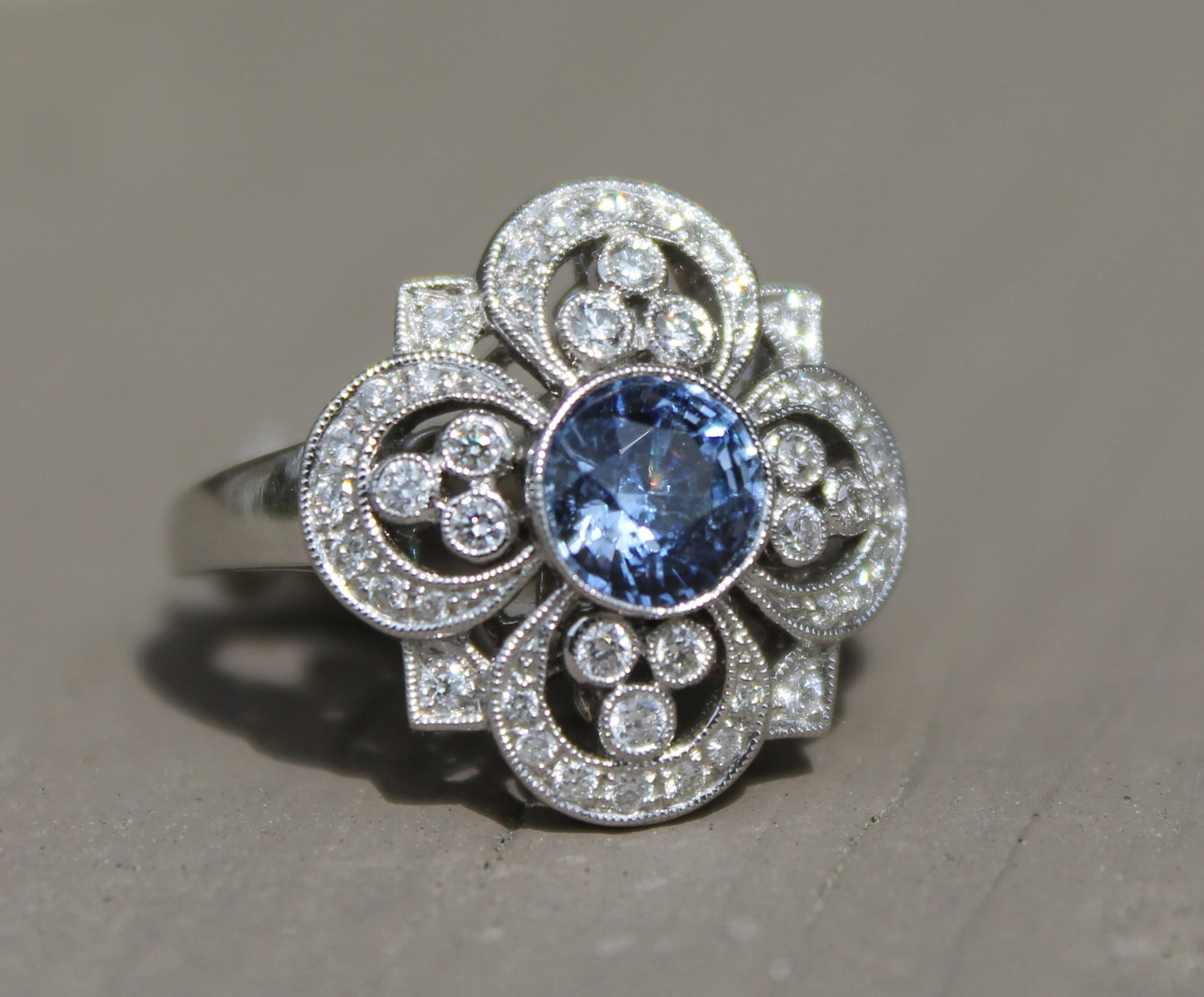 18kwg Diamond & Ceylon Sapphire Ring