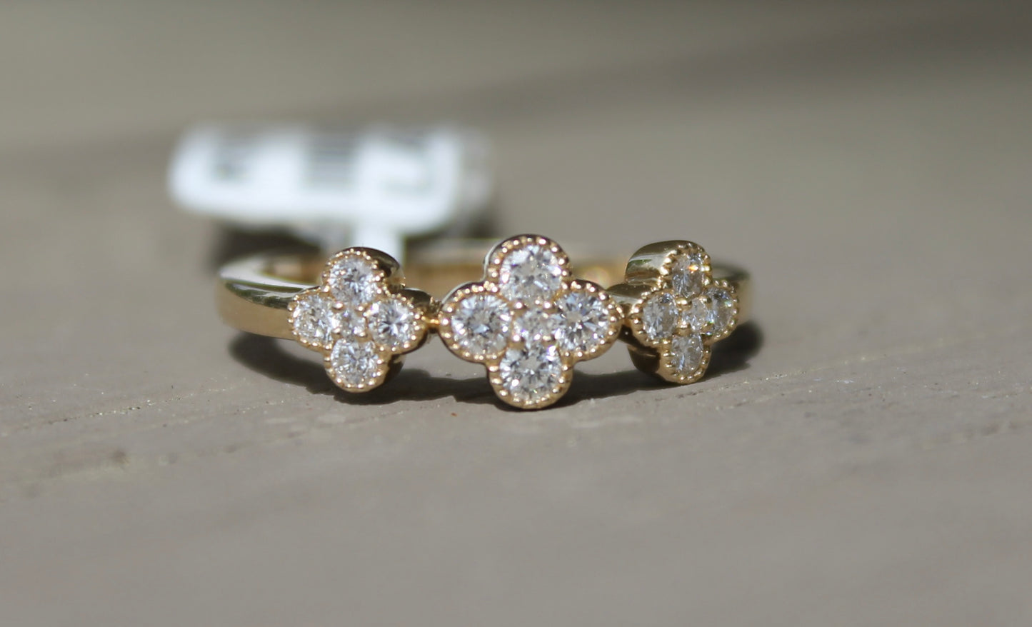 14kyg Diamond Clover Band