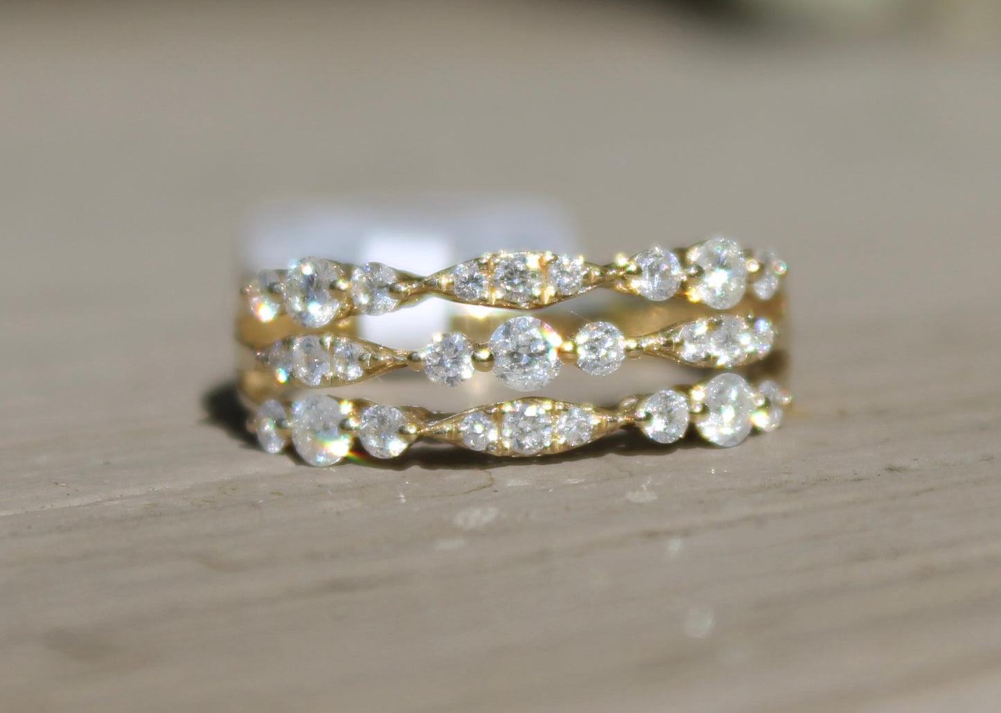 14kyg Diamond Three Row Band