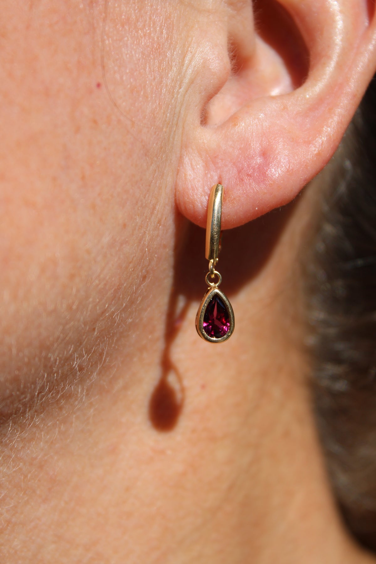 14ky Rhodolite Garnet Earrings