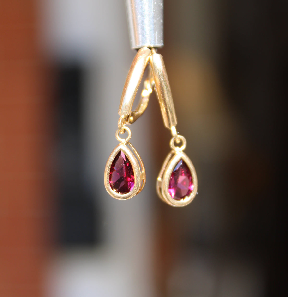 14ky Rhodolite Garnet Earrings