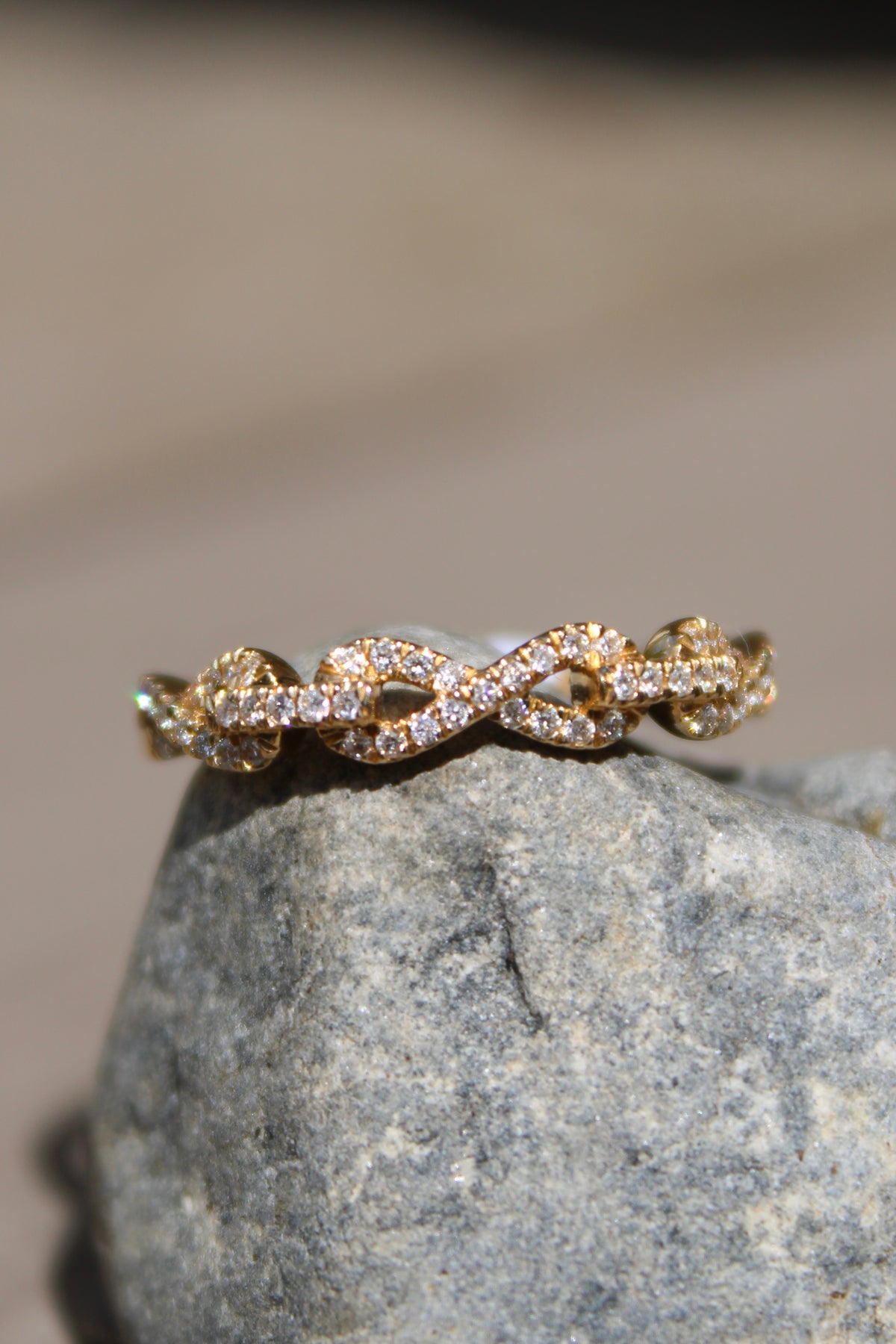 14ky Woven Diamond Band