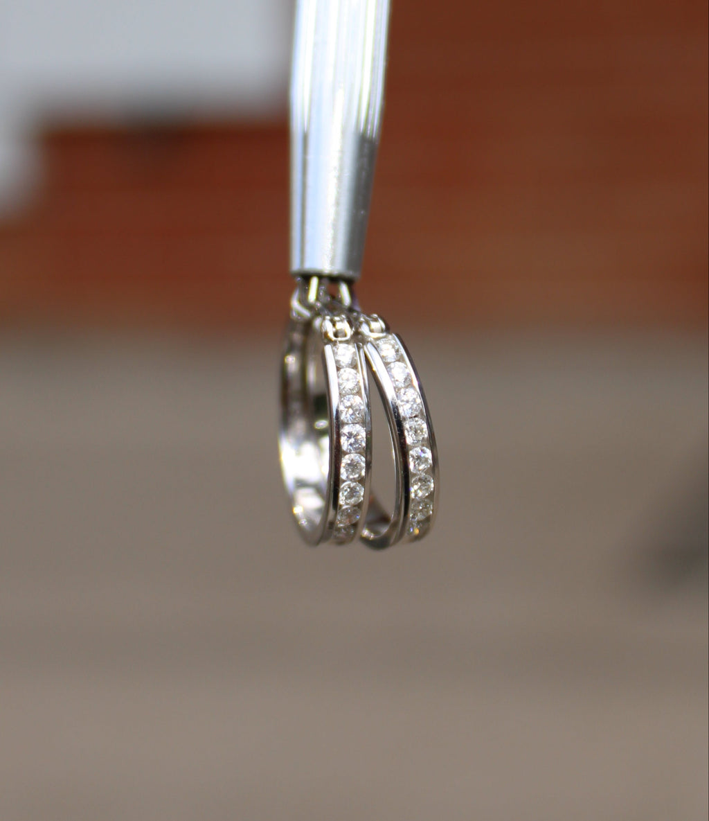18kwg 0.56ctw Diamond Hoops