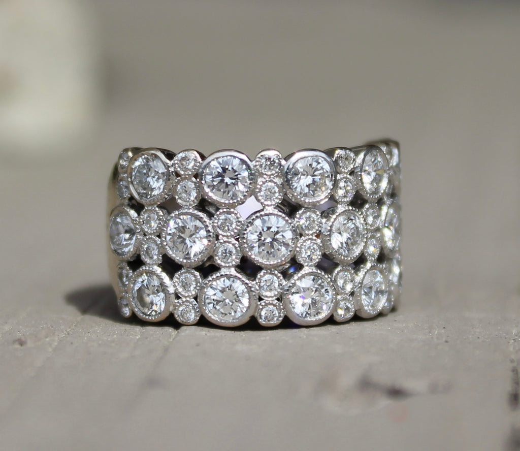 18kwg Diamond Bezel Band