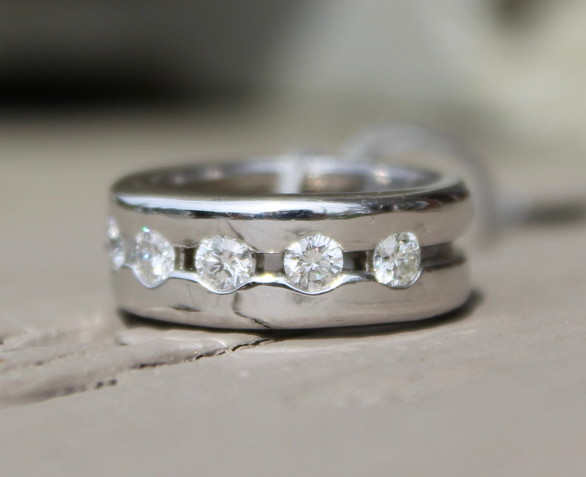 14kwg Five Stone Diamond Band