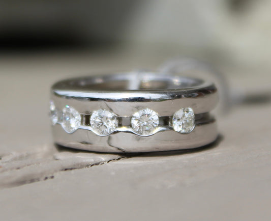 14kwg Five Stone Diamond Band