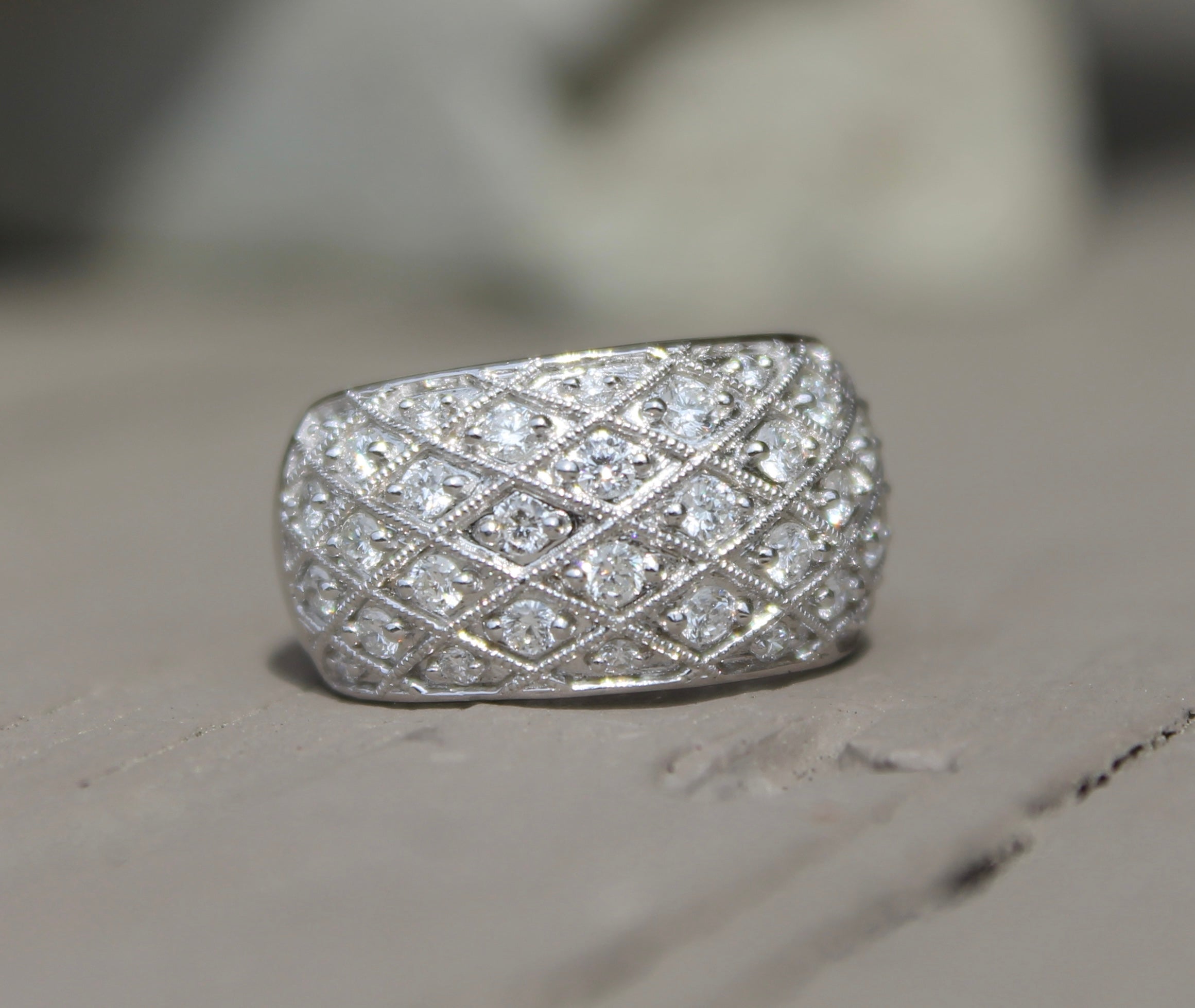 14kwg Fashion Diamond Band