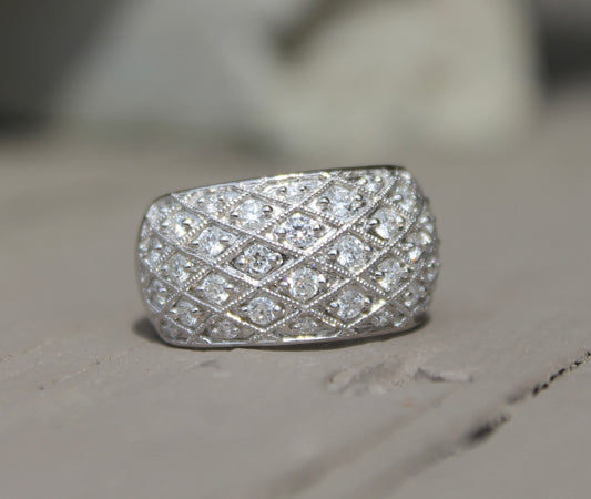 14kwg Fashion Diamond Band