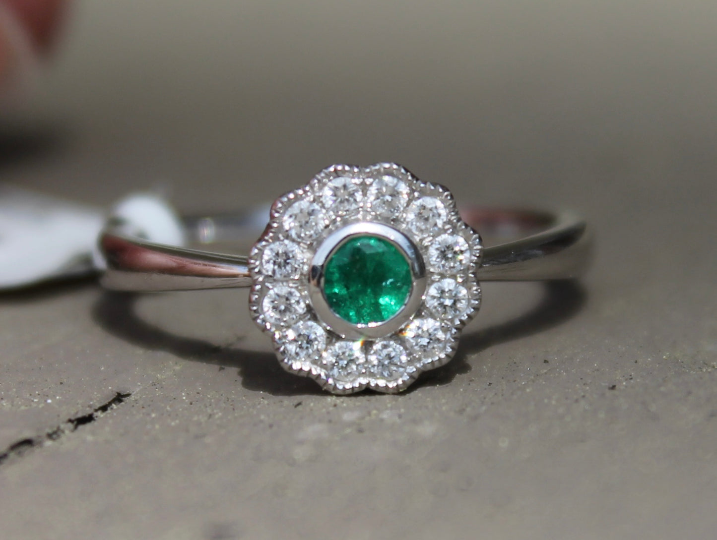 14kwg Emerald & Diamond Ring