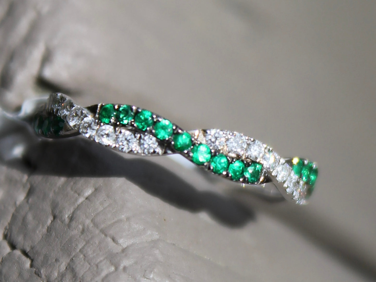 14kwg Emerald & Diamond Band