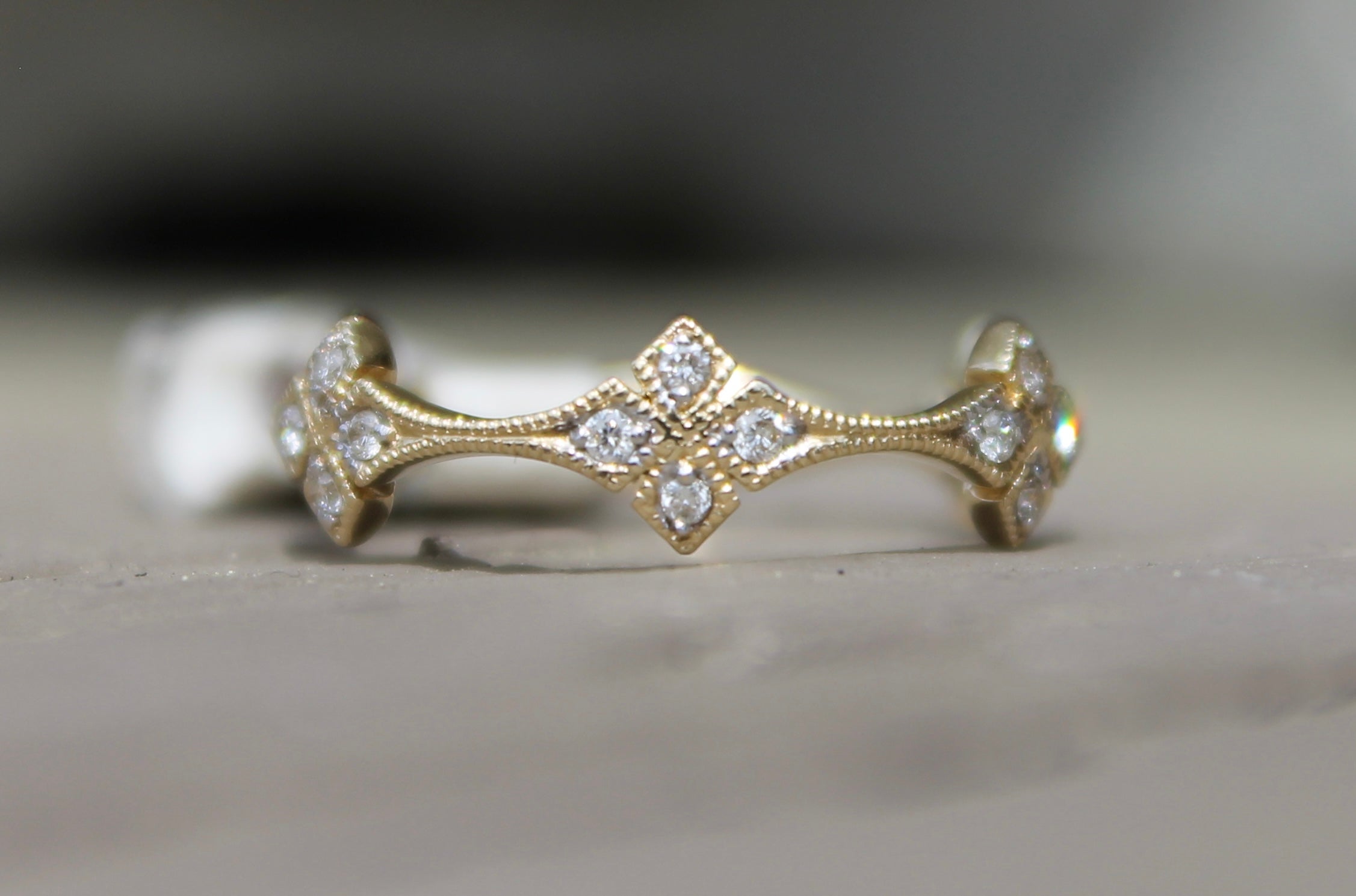 14kyg Gabriel & Co. Millgrain Diamond Band