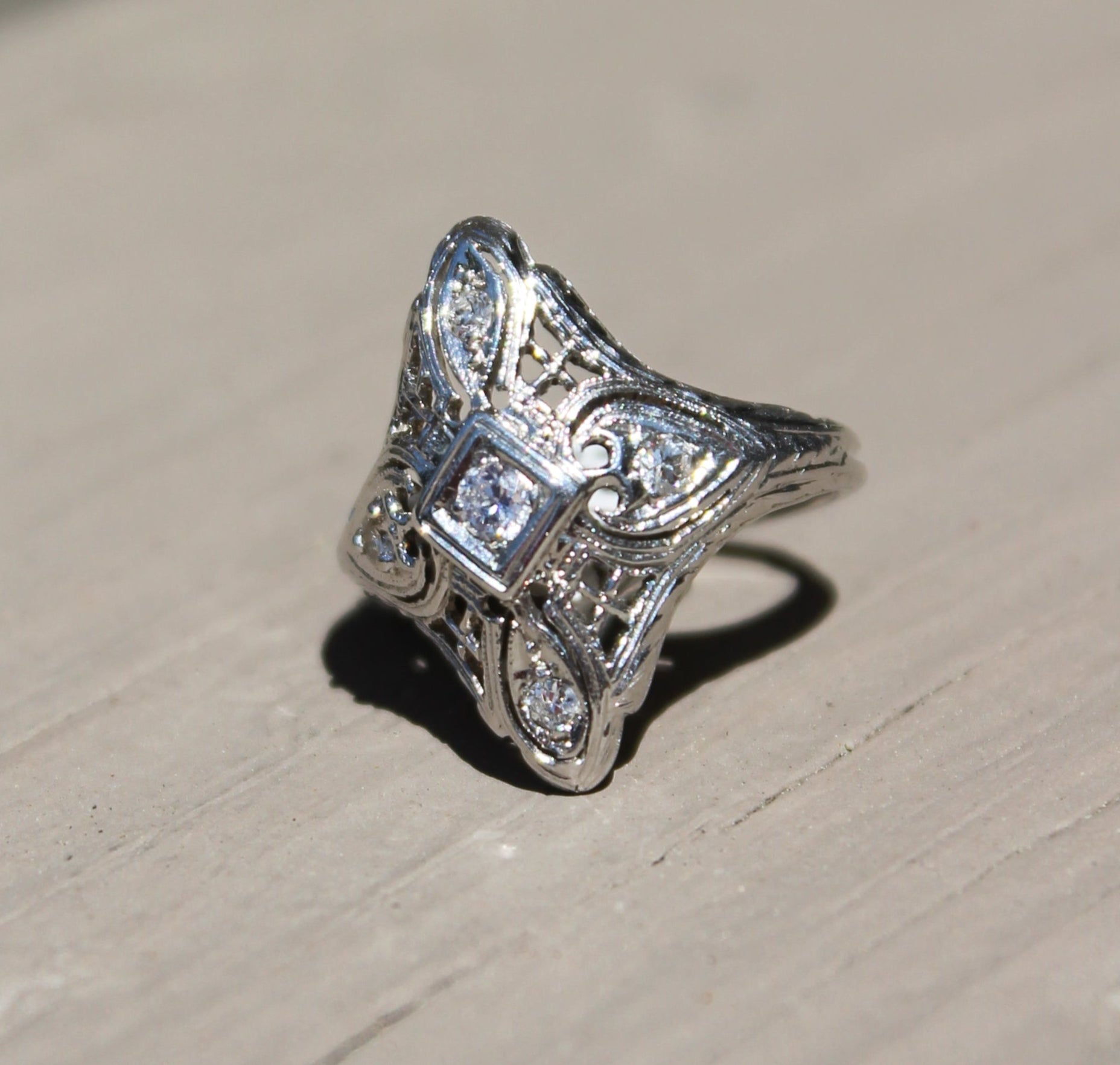 18kwg Art Deco Diamond Ring