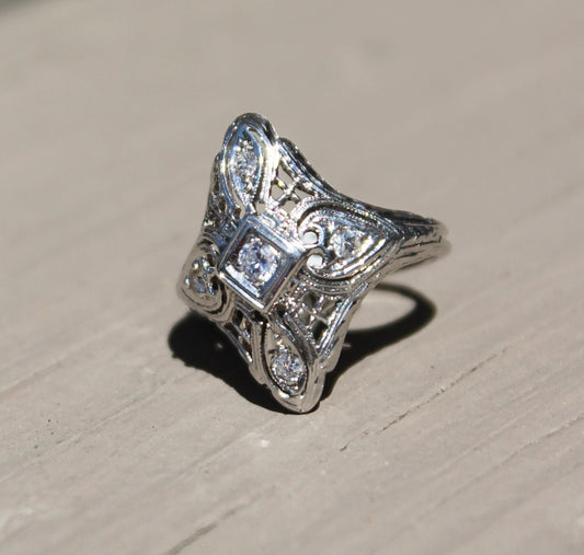 18kwg Art Deco Diamond Ring