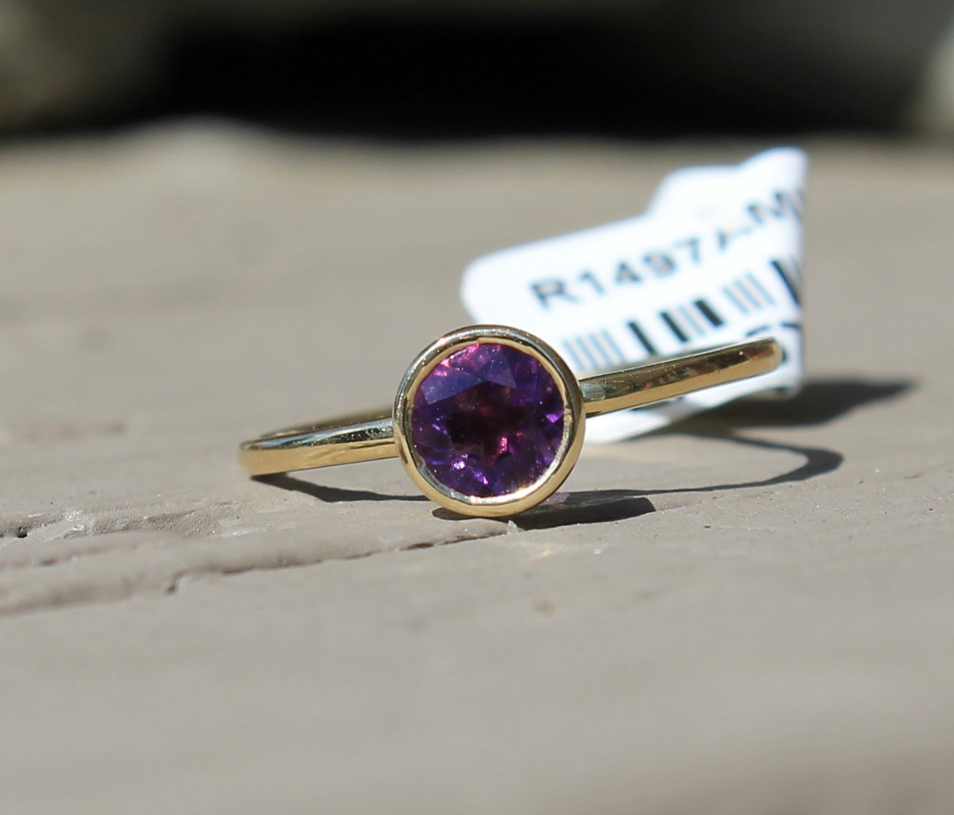 14kyg Bezel Set Amethyst Ring