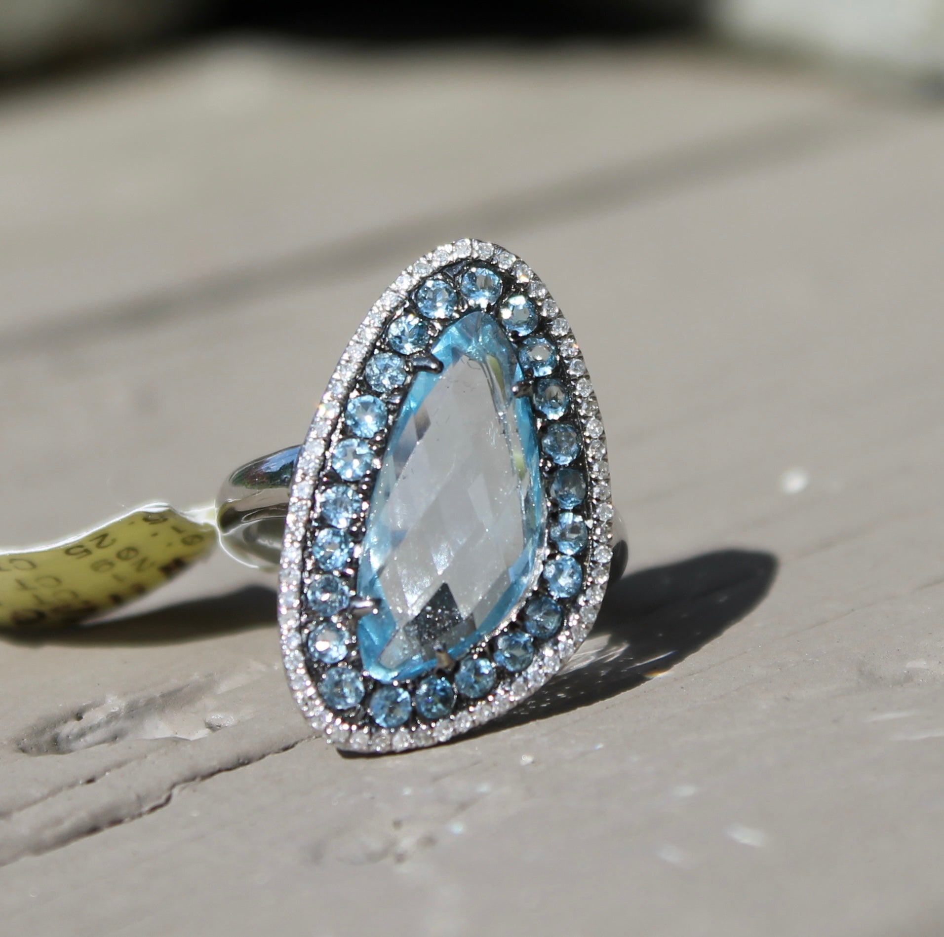 14kwg Blue Topaz & Diamond Ring