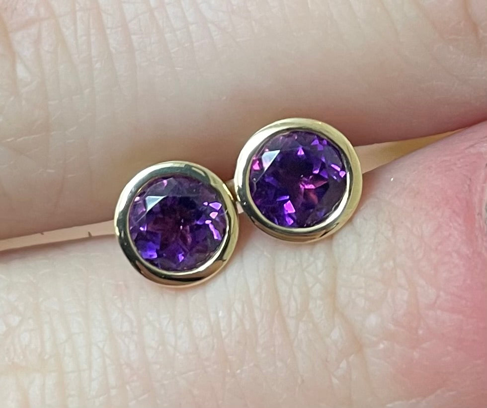 Earrings Amethyst 14ky Bezel