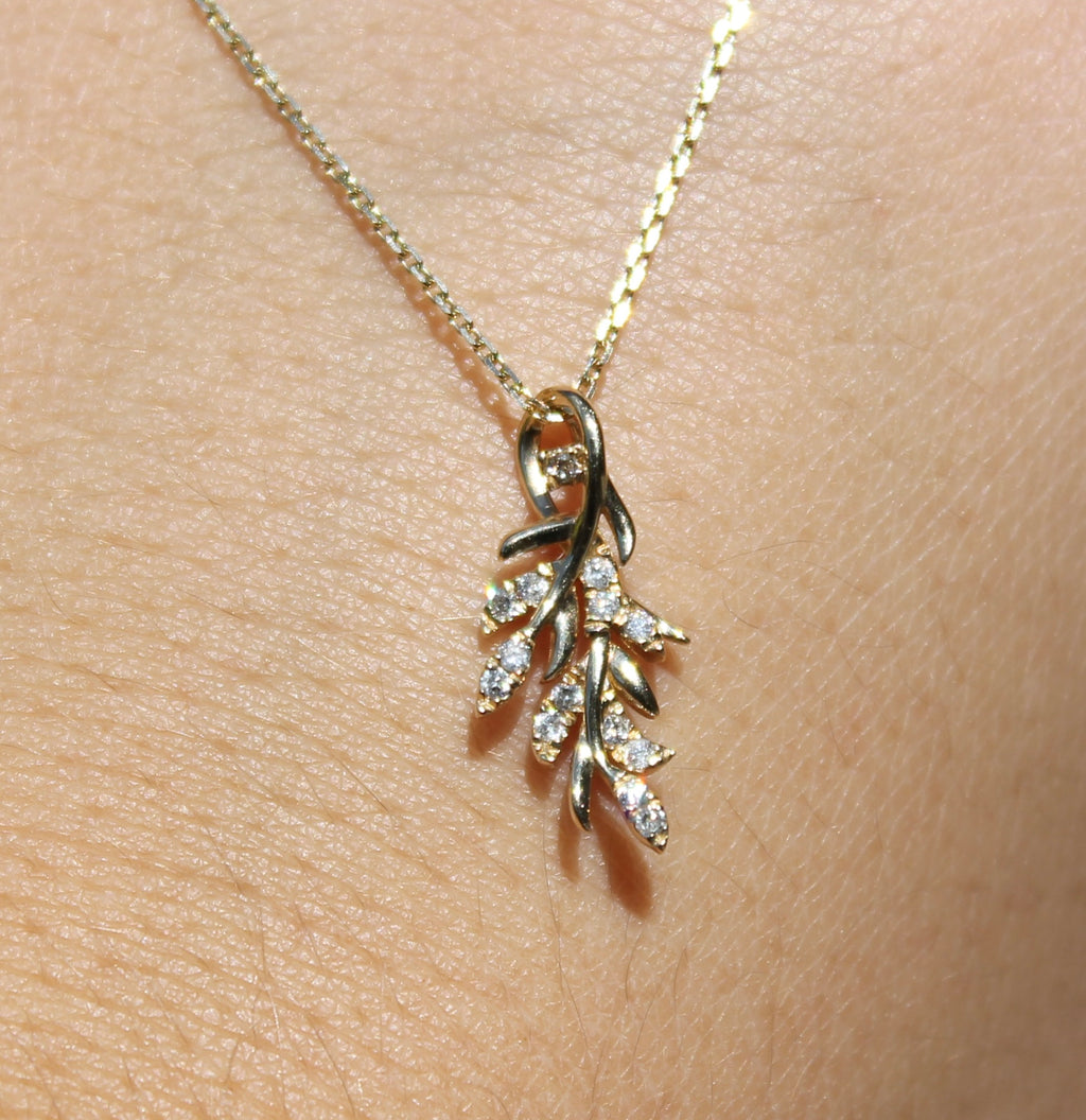14kyg Diamond Leaf Necklace