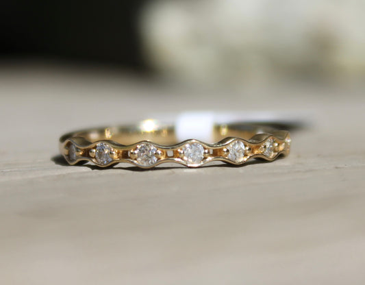 14ky Semi Bezel Diamond Band