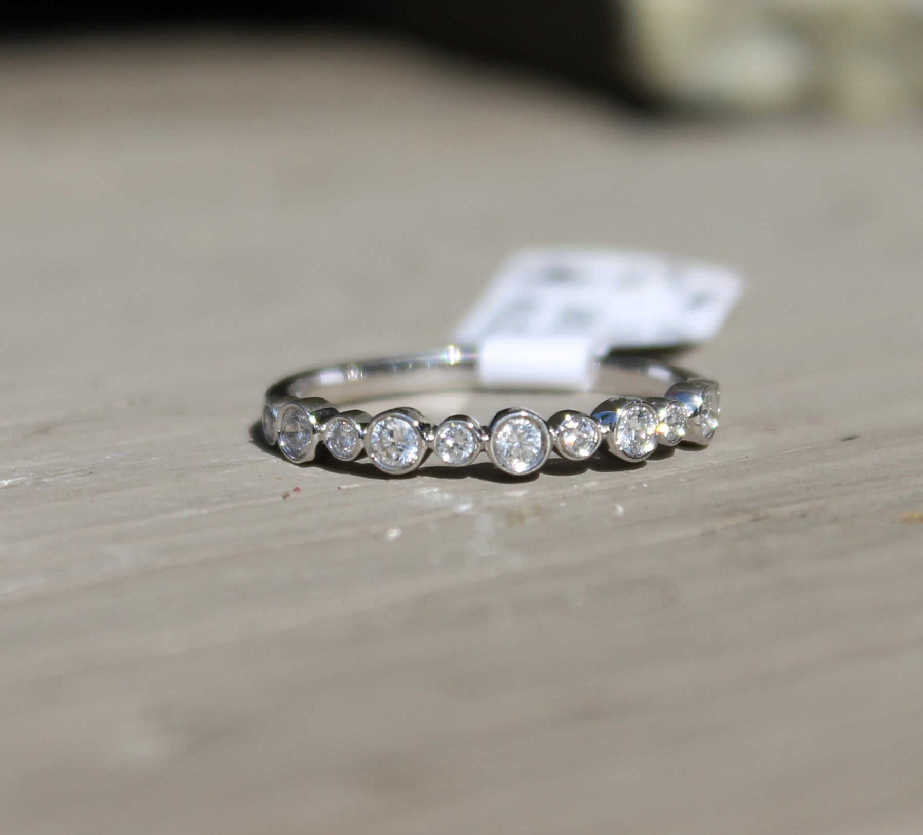 14kwg Diamond Bezel Band