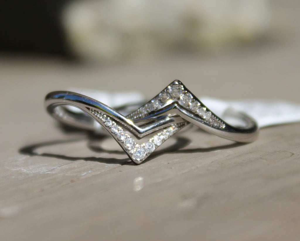 14kwg Chevron Diamond Ring