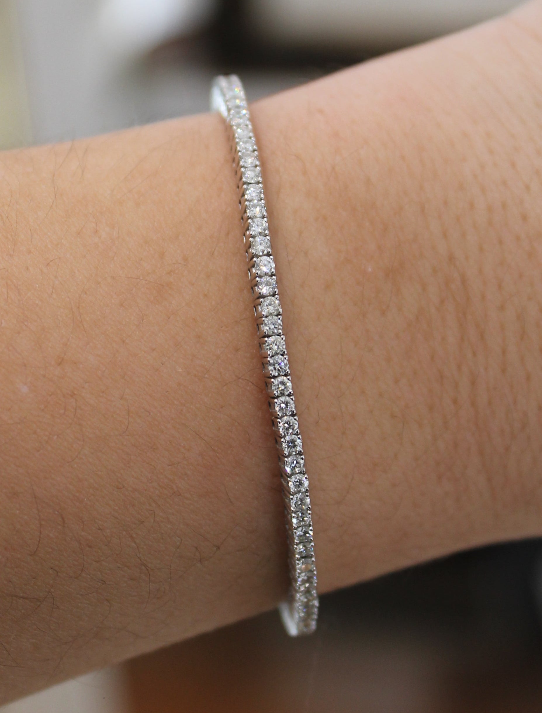 18kw 2.74ctw Diamond Stretch Tennis Bracelet