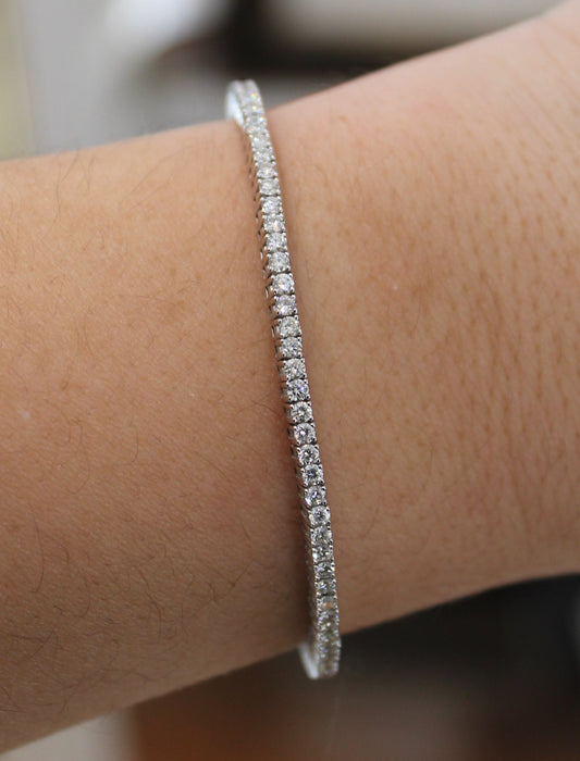 18kw 2.74ctw Diamond Stretch Tennis Bracelet