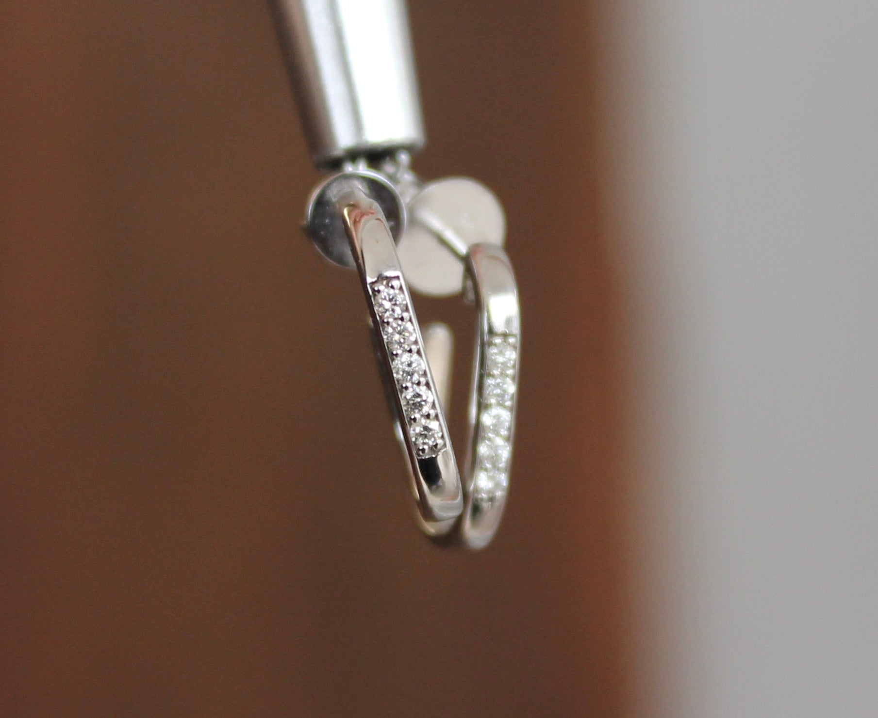 14kw 0.10ctw Diamond J Hoop