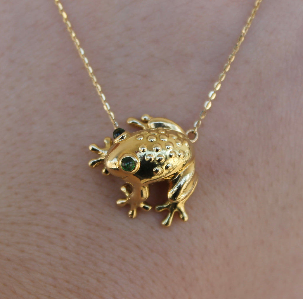 18ky Emerald Frog Necklace