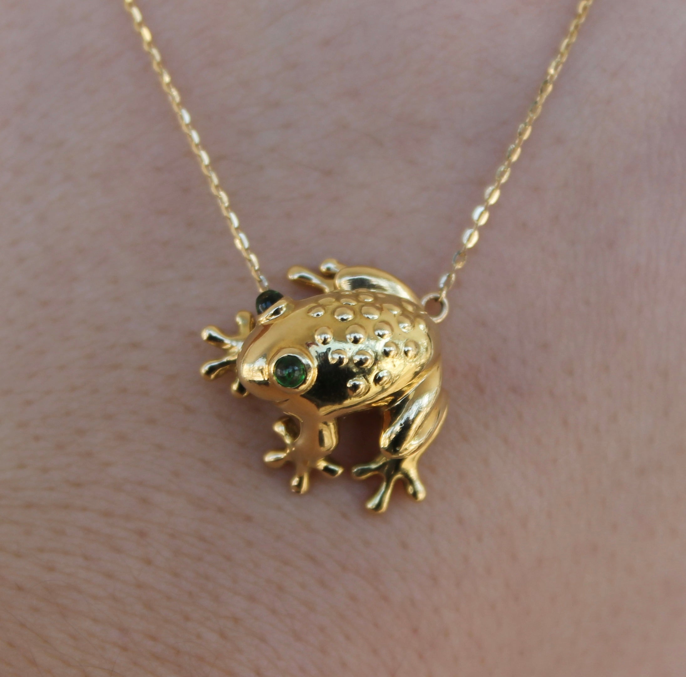18ky Emerald Frog Necklace