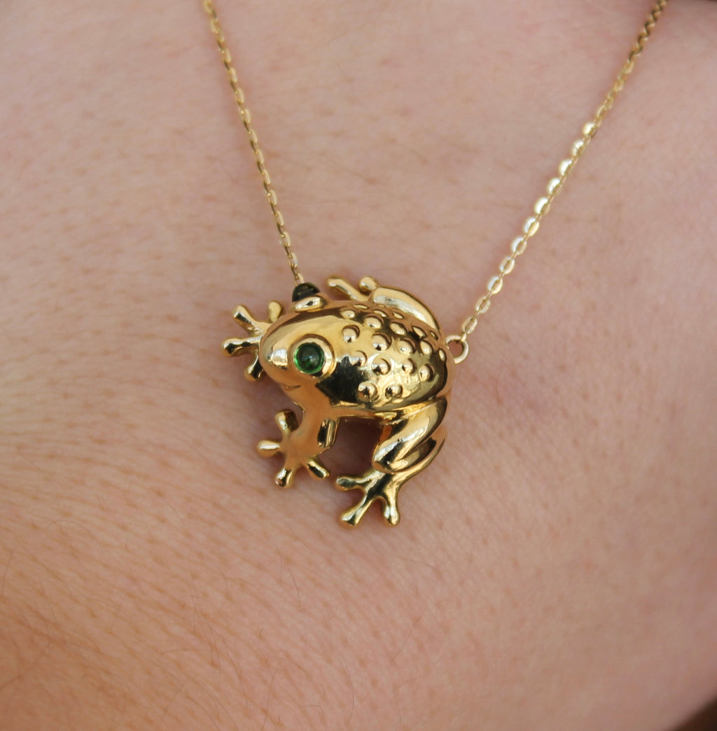 18ky Emerald Frog Necklace