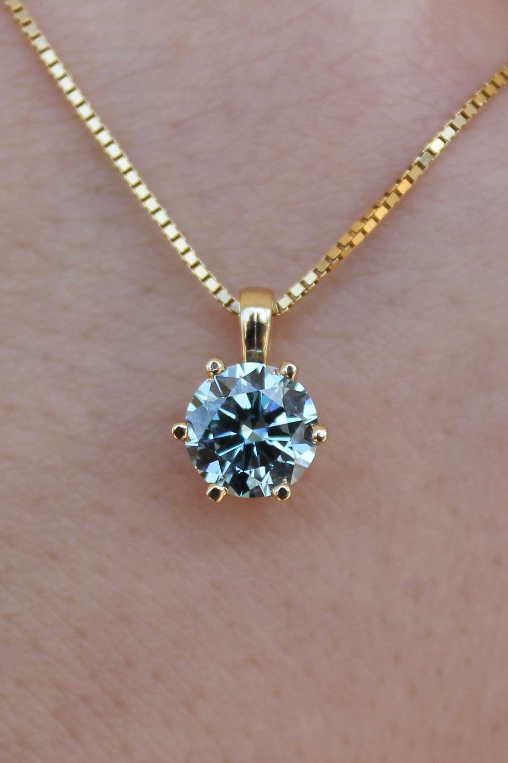 14kyg Blue Lab Grown Round Diamond Pendant