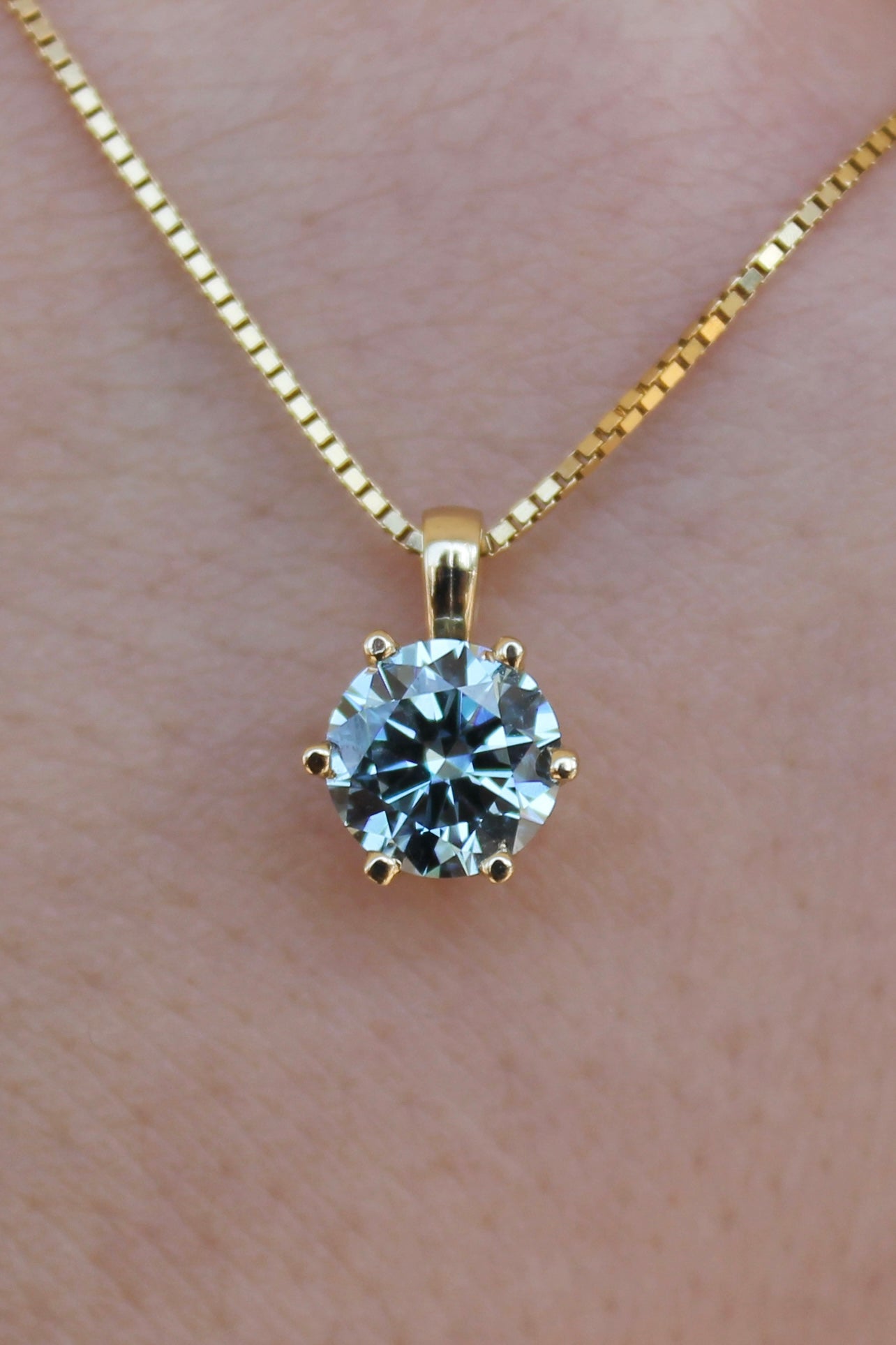 14kyg Blue Lab Grown Round Diamond Pendant