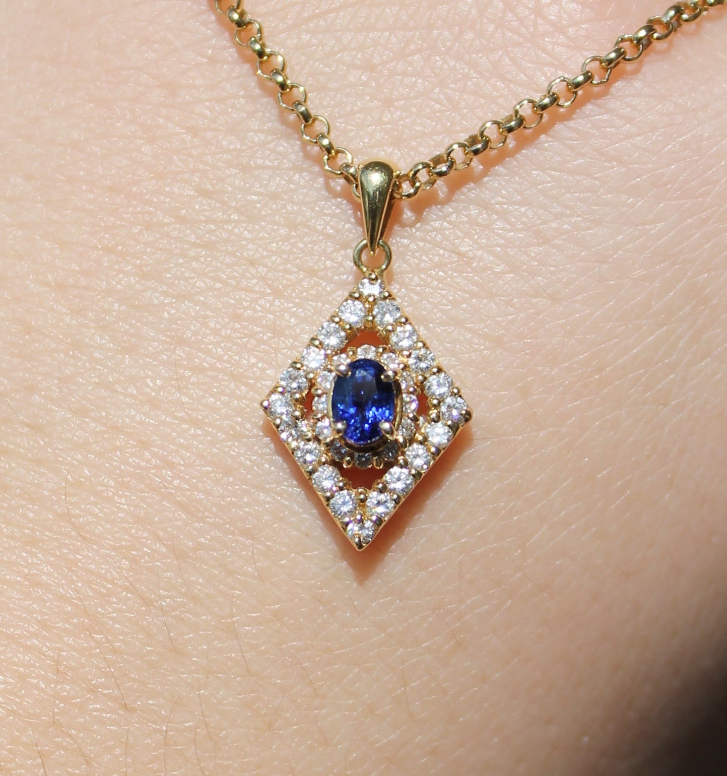 18ky Blue Sapphire & Diamond Necklace
