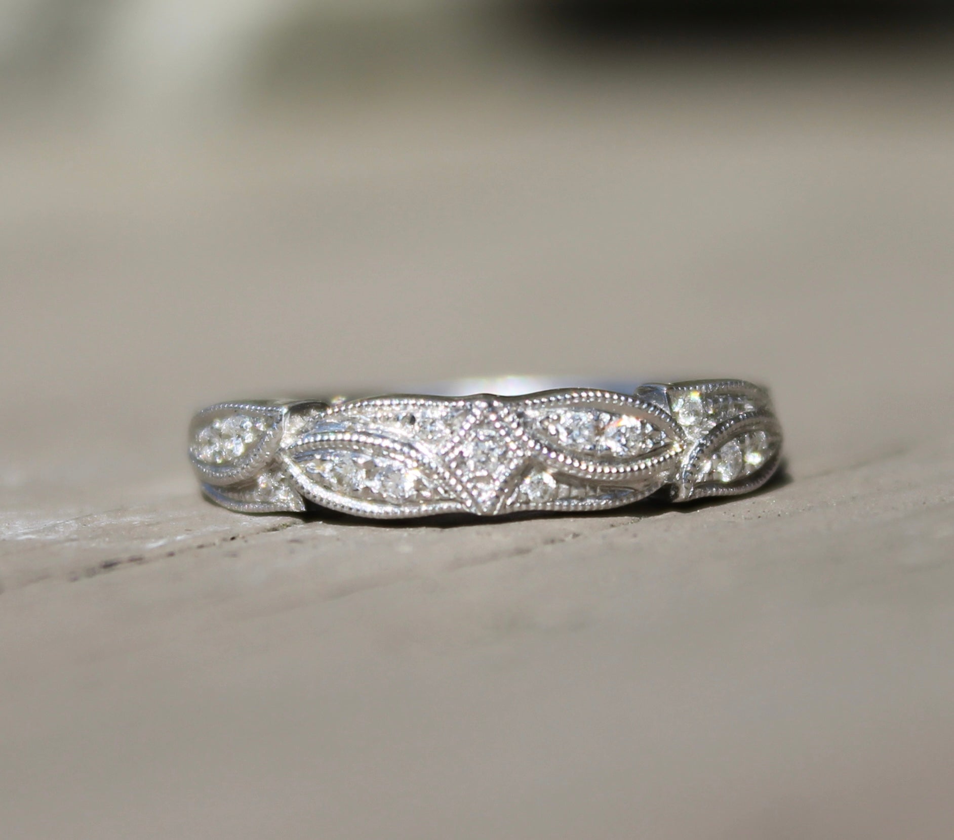 18kw Kirk Kara Floral Diamond Band