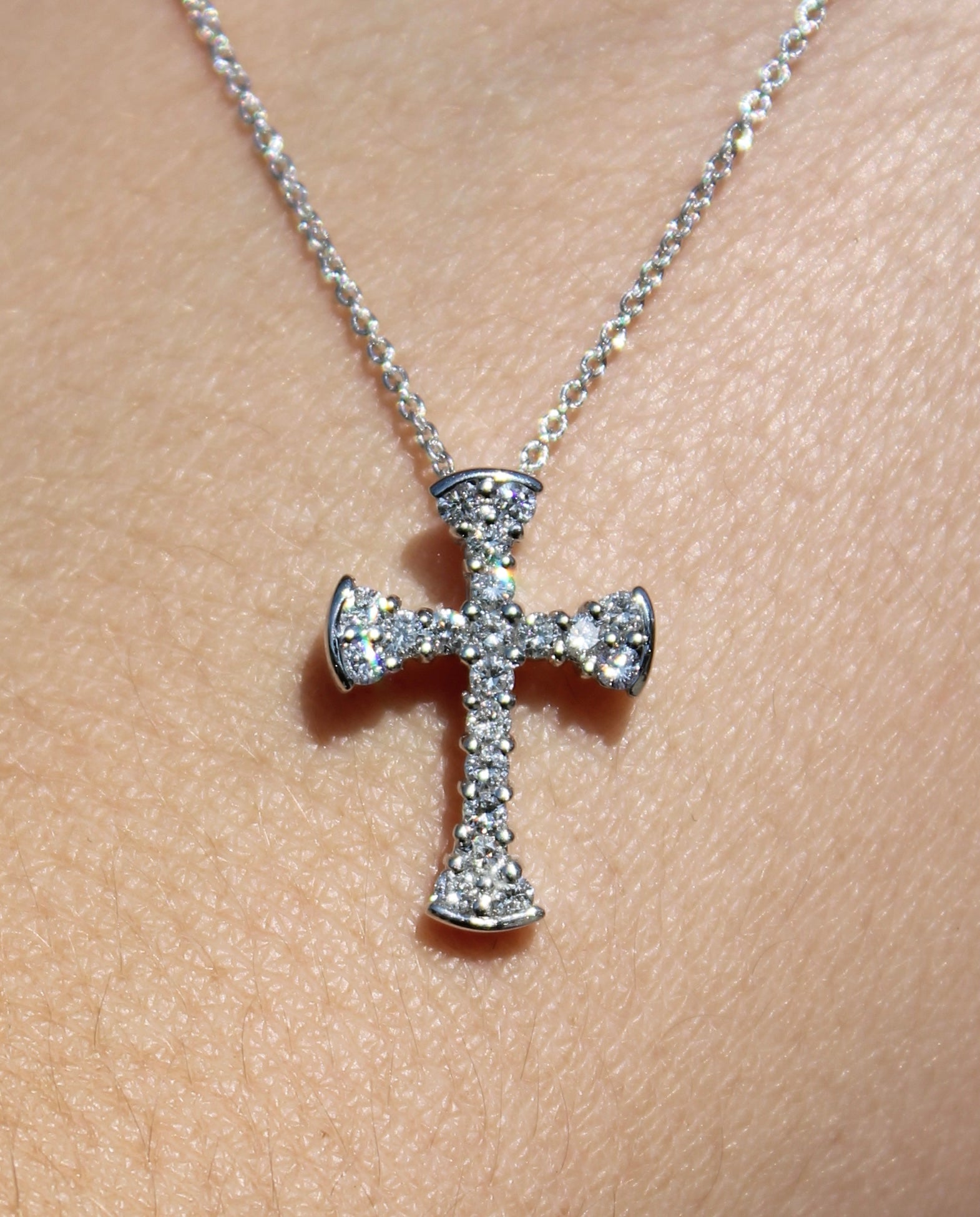 18kw 3/8ctw Cross Necklace