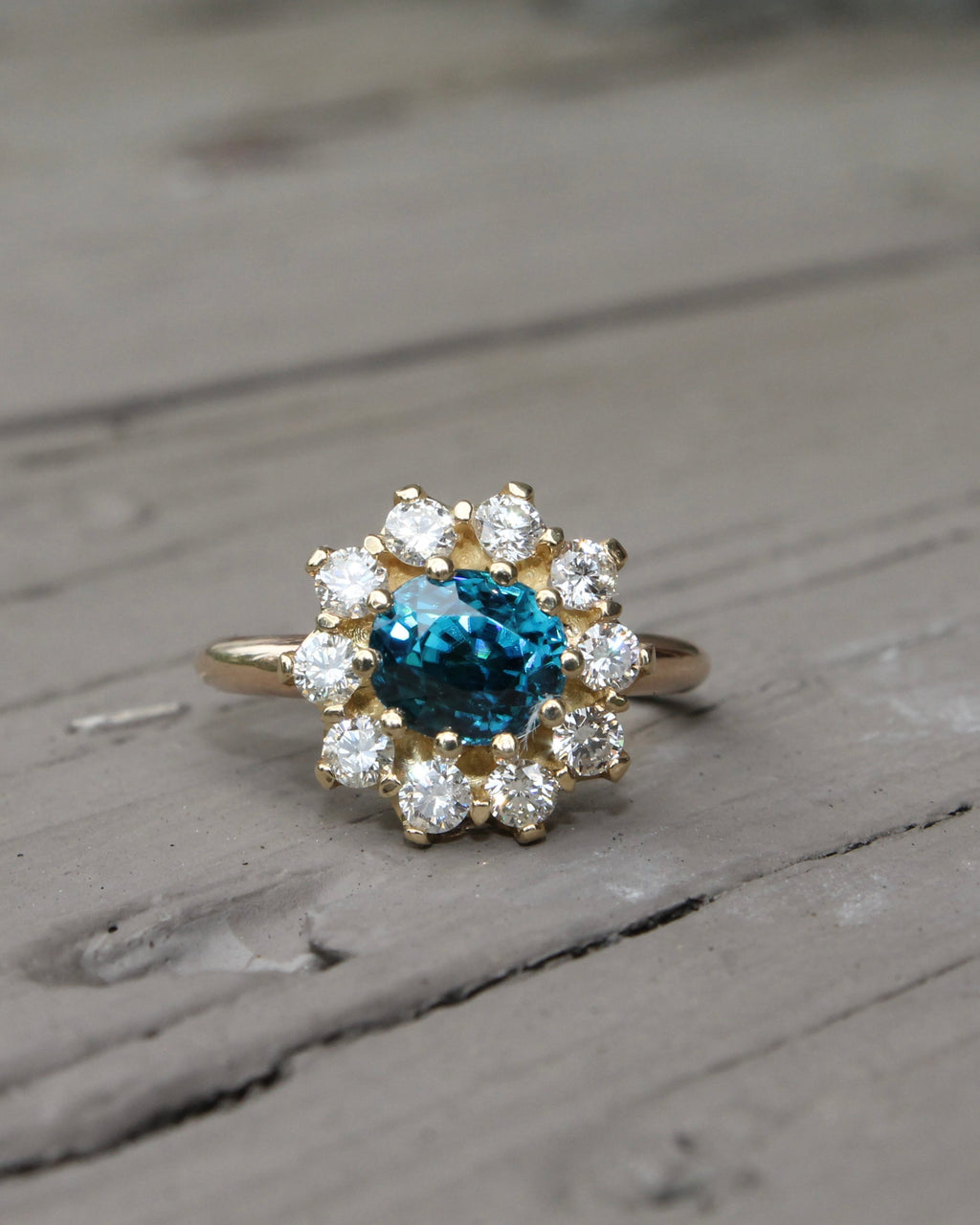 14ky 2.72 ct Zircon & Diamond Ring