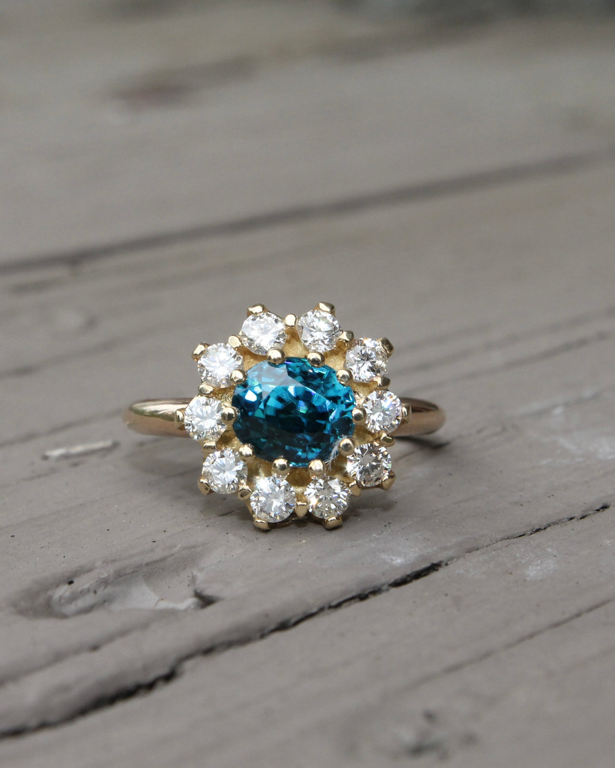 14ky 2.72 ct Zircon & Diamond Ring