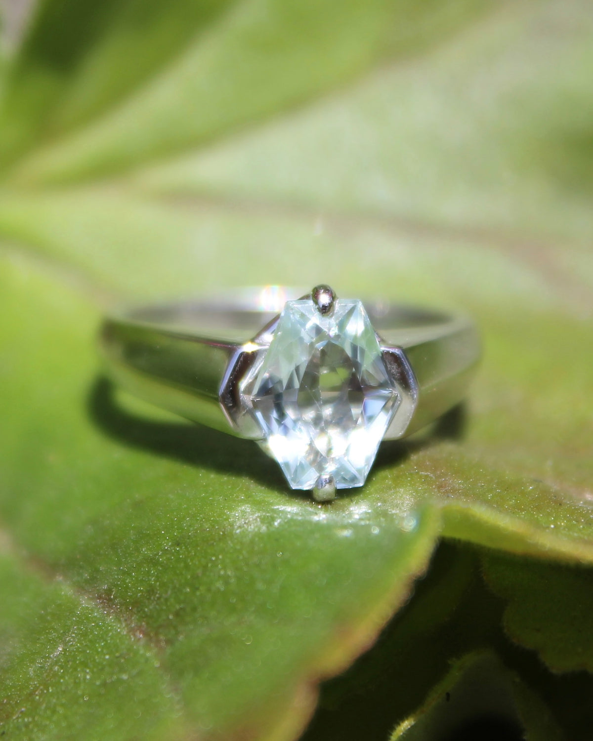 18kw Kite Shaped Aquamarine Ring