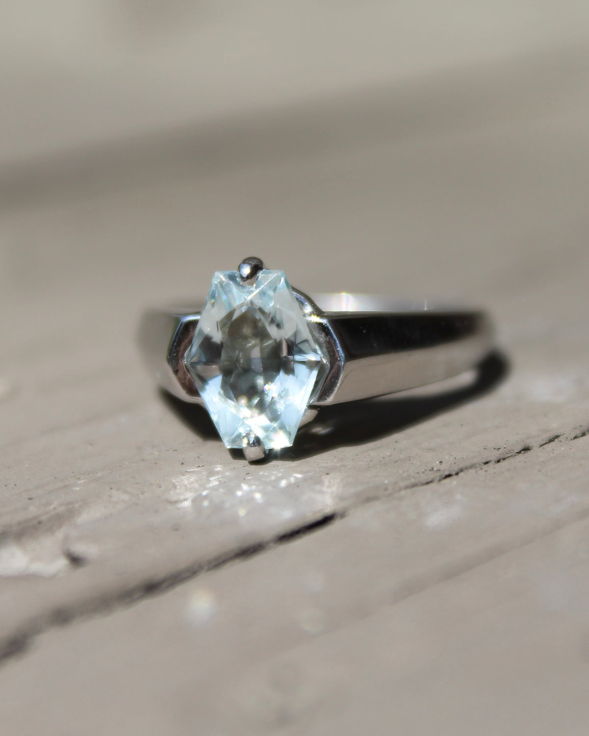 18kw Kite Shaped Aquamarine Ring