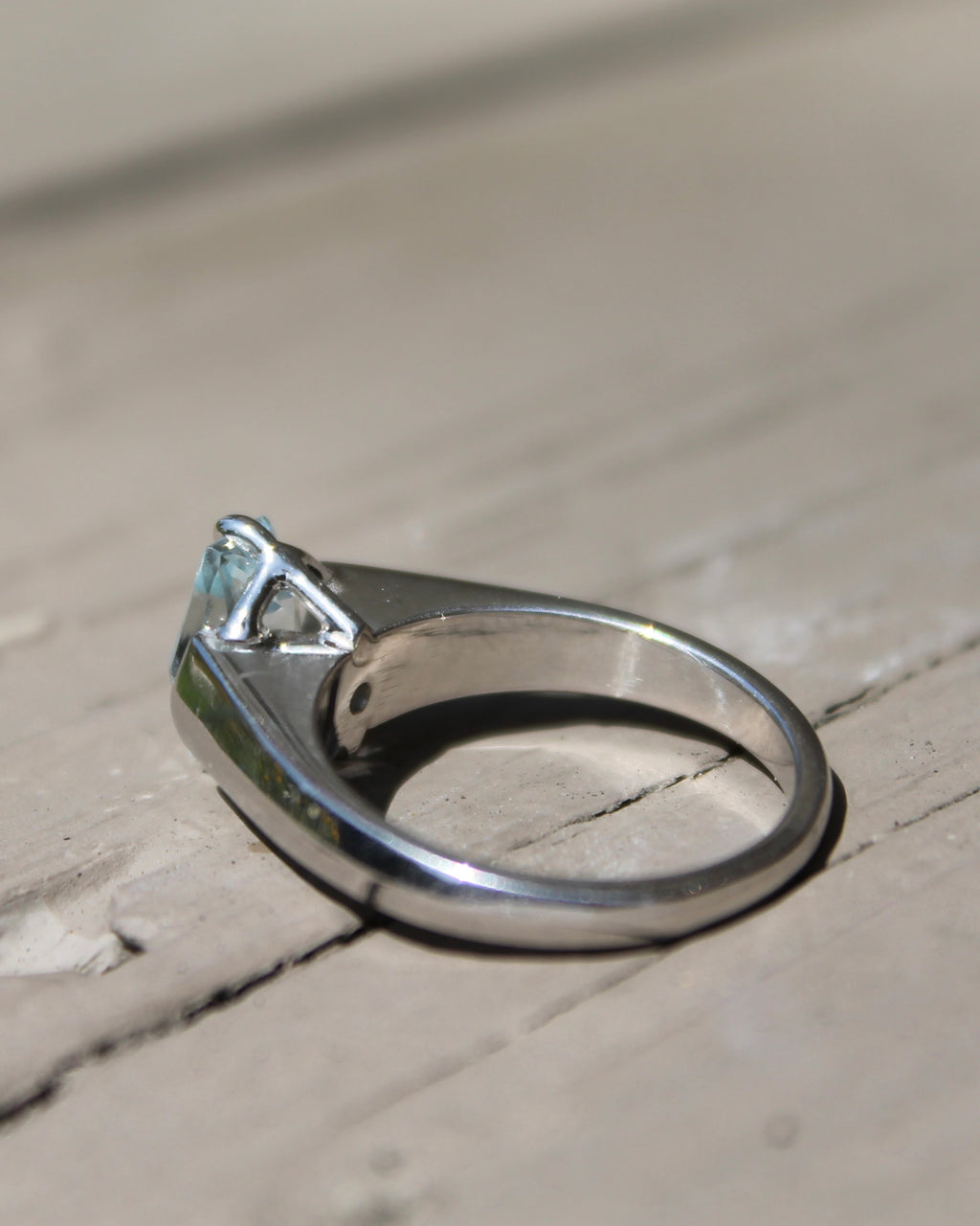 18kw Kite Shaped Aquamarine Ring