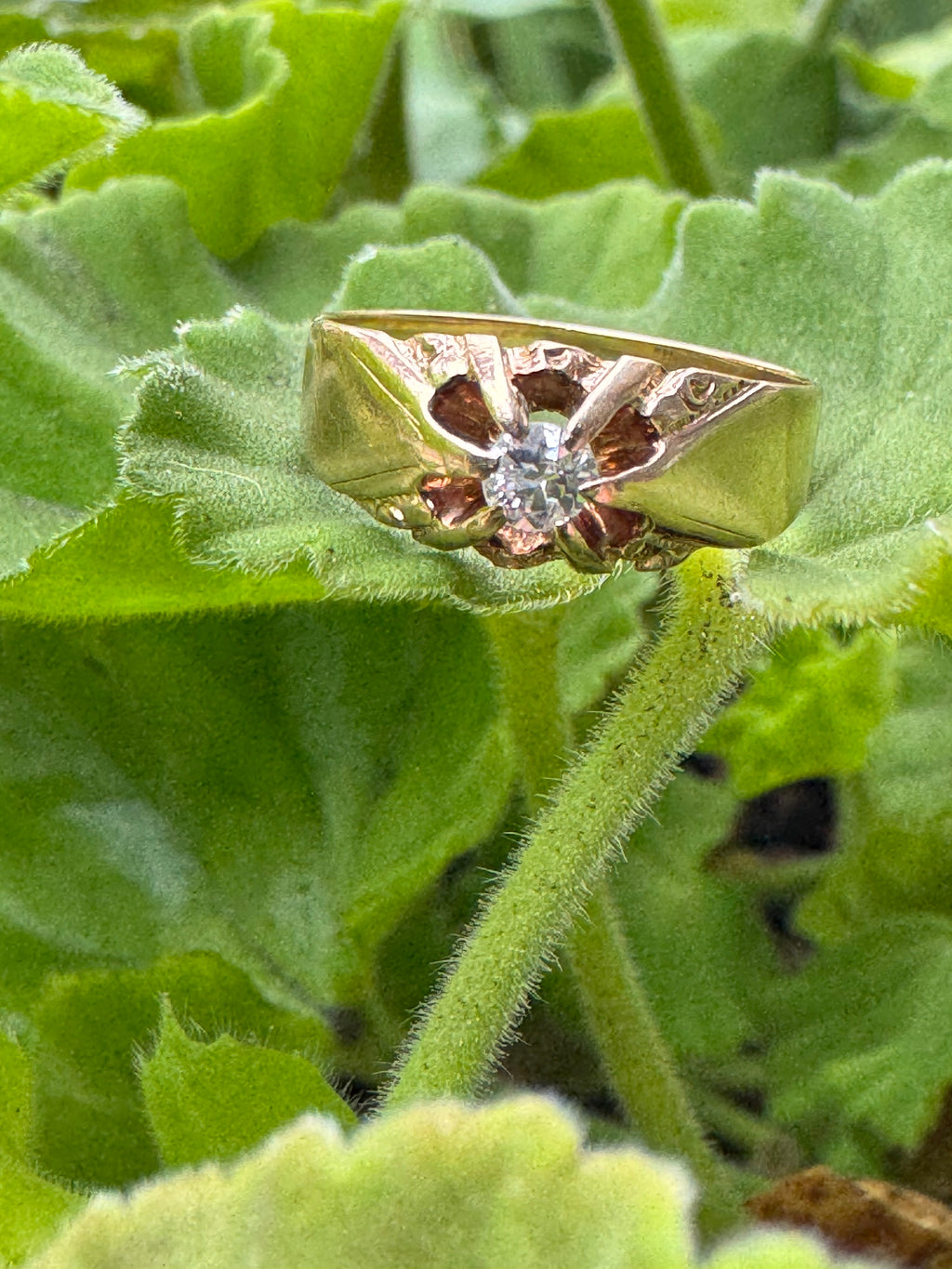 Victorian Era Old Mine Cut Diamond Ring Gypsy Set .10ctw SI2 H/I