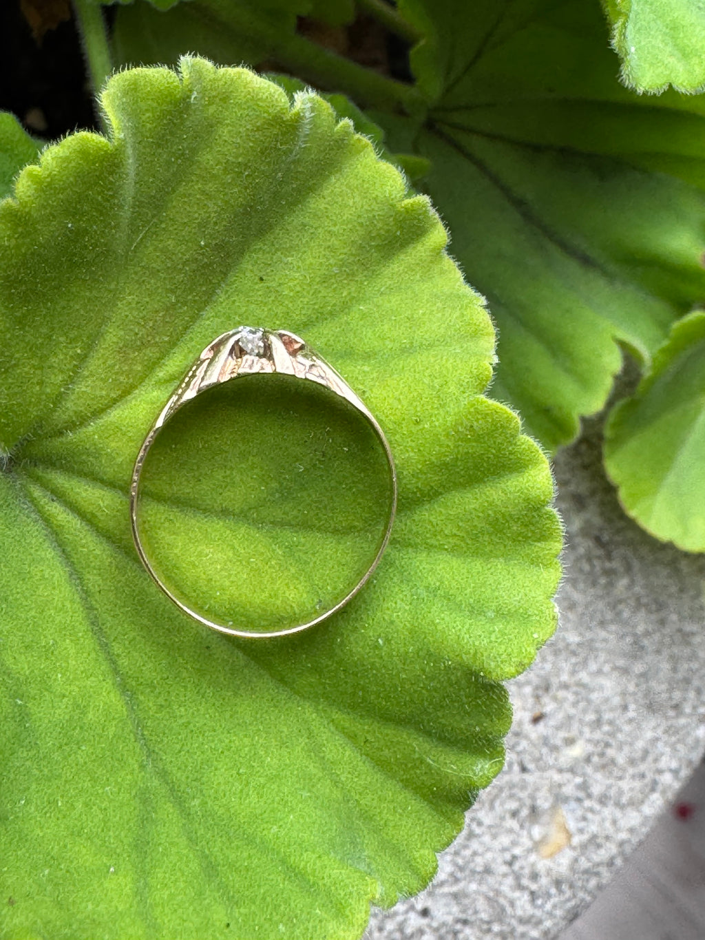 Victorian Era Old Mine Cut Diamond Ring Gypsy Set .10ctw SI2 H/I