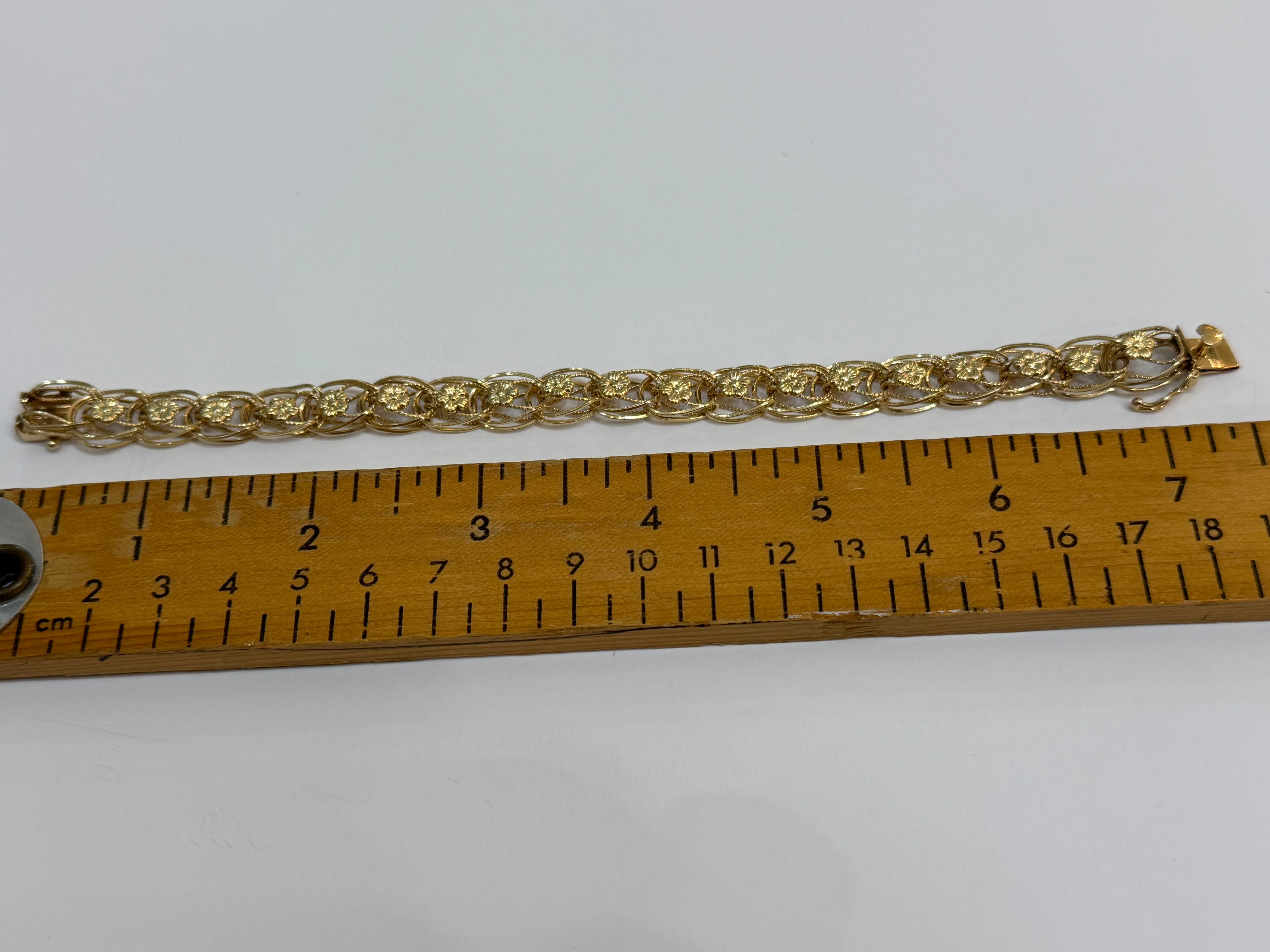 Floral Design Bracelet 14ky 7.25"
